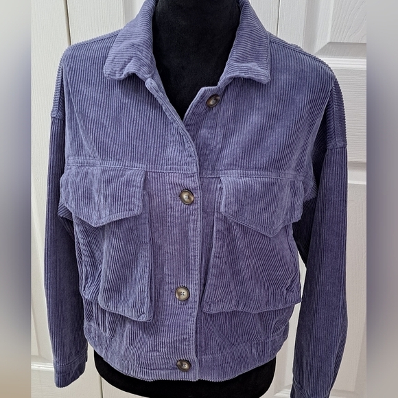Corduroy Jacket With Large Flap Pockets   Size S - Picture 1 of 8